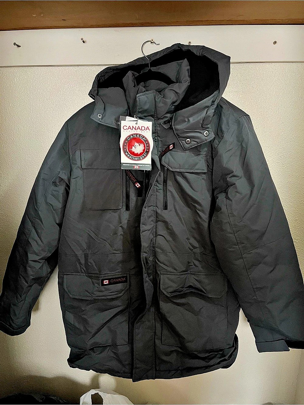 Canada weather gear Men's Black Puffer Jacket Size Large NWT